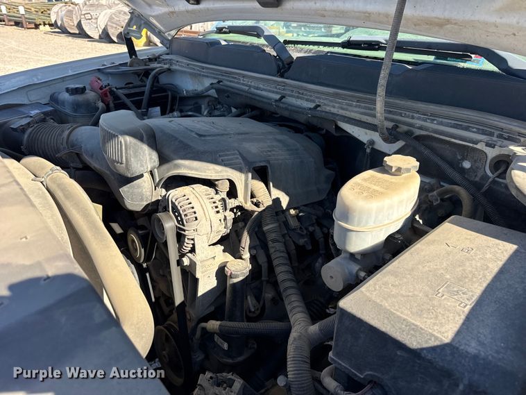 image for item ER0236 2011 Chevrolet Silverado 3500HD Ext. Cab flatbed pickup truck