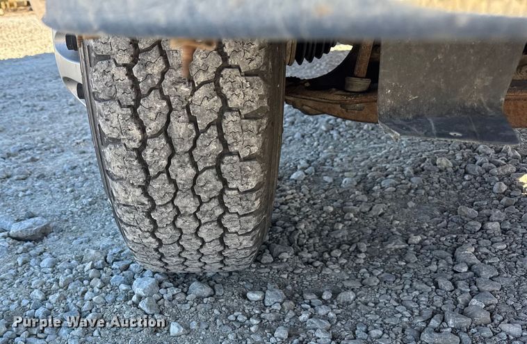 image for item ER0236 2011 Chevrolet Silverado 3500HD Ext. Cab flatbed pickup truck