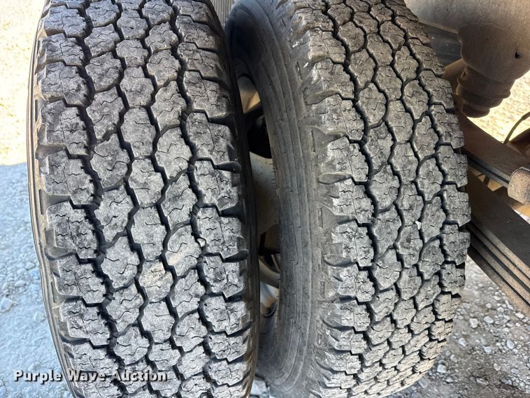 image for item ER0236 2011 Chevrolet Silverado 3500HD Ext. Cab flatbed pickup truck