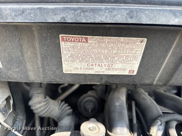 image for item ER2451 2006 Toyota Sienna van