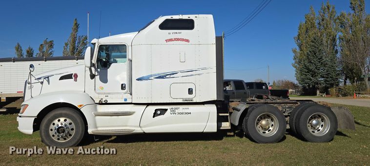 image for item ES2516 2012 Kenworth T660 semi truck