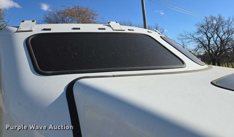 image for item ES2516 2012 Kenworth T660 semi truck