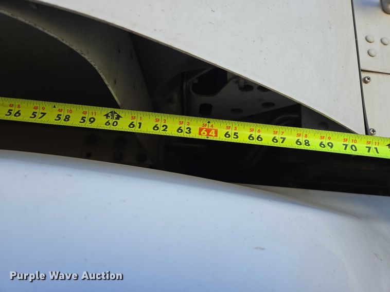 image for item ES2516 2012 Kenworth T660 semi truck