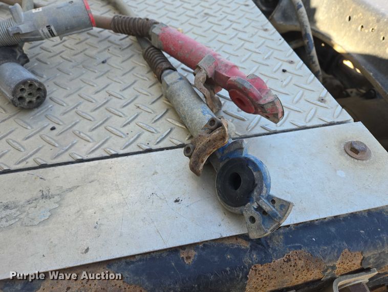 image for item ES2516 2012 Kenworth T660 semi truck