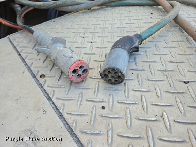 image for item ES2516 2012 Kenworth T660 semi truck