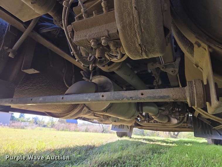 image for item ES2516 2012 Kenworth T660 semi truck