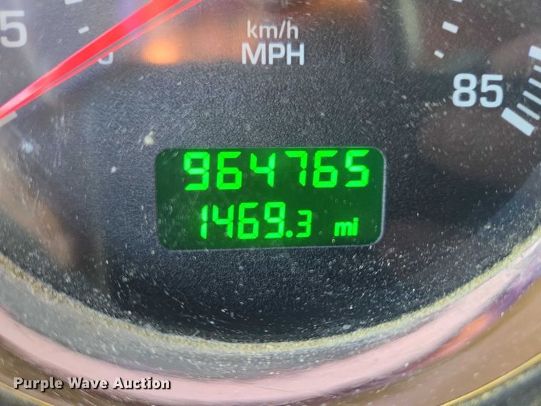 image for item ES2516 2012 Kenworth T660 semi truck