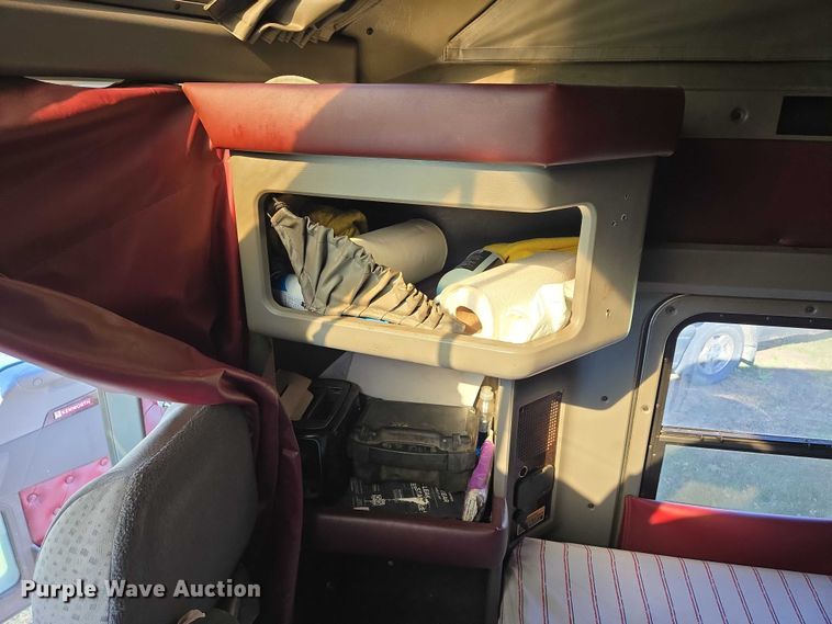 image for item ES2516 2012 Kenworth T660 semi truck