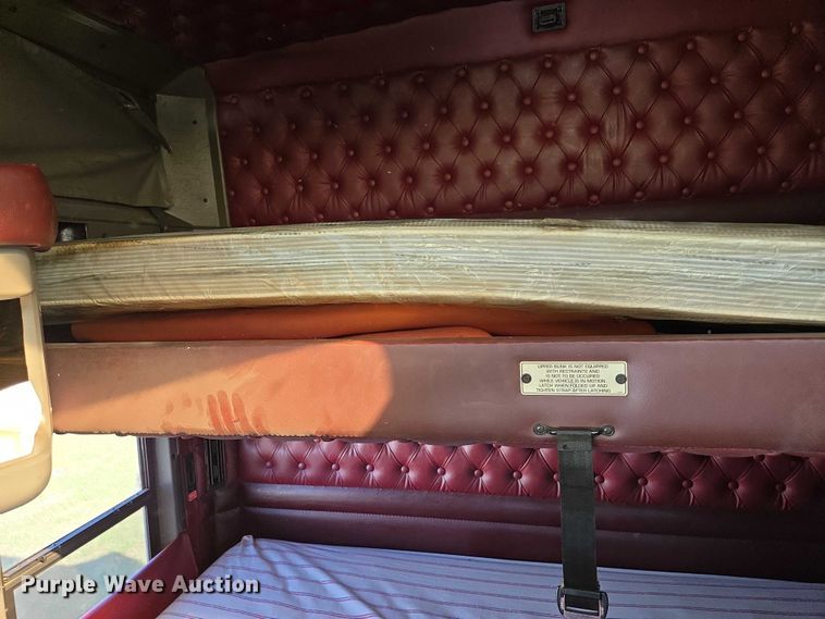 image for item ES2516 2012 Kenworth T660 semi truck