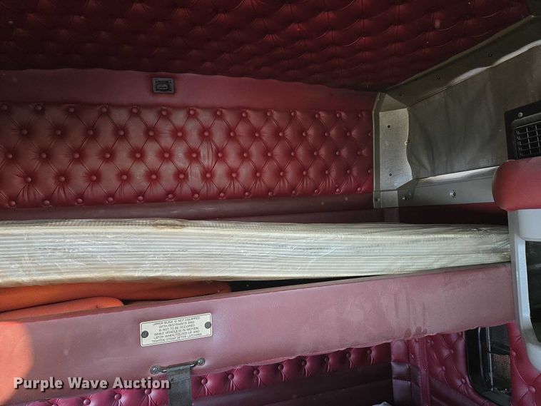 image for item ES2516 2012 Kenworth T660 semi truck