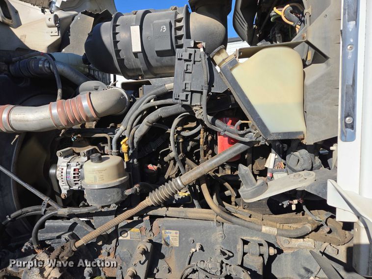 image for item ES2516 2012 Kenworth T660 semi truck