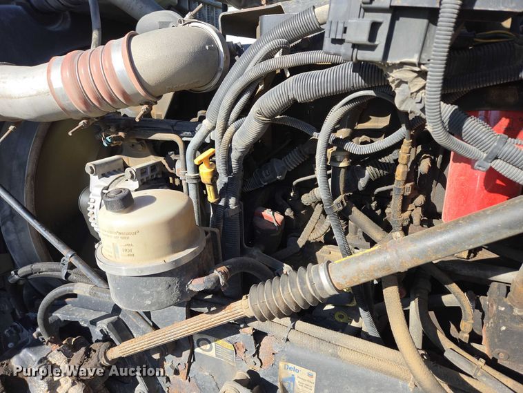 image for item ES2516 2012 Kenworth T660 semi truck