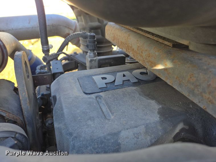 image for item ES2516 2012 Kenworth T660 semi truck