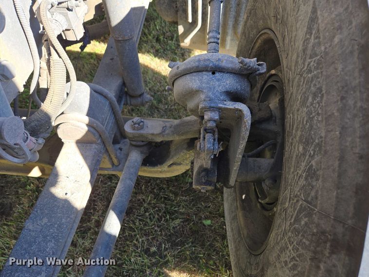 image for item ES2516 2012 Kenworth T660 semi truck