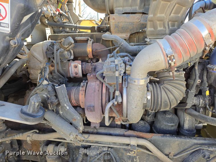 image for item ES2516 2012 Kenworth T660 semi truck