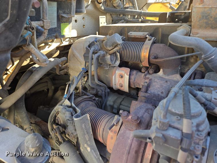 image for item ES2516 2012 Kenworth T660 semi truck