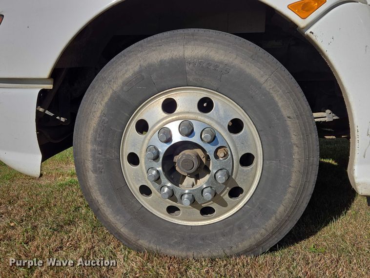 image for item ES2516 2012 Kenworth T660 semi truck