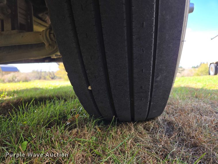 image for item ES2516 2012 Kenworth T660 semi truck