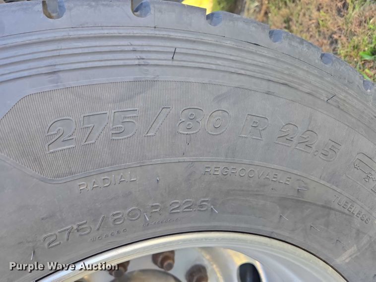 image for item ES2516 2012 Kenworth T660 semi truck