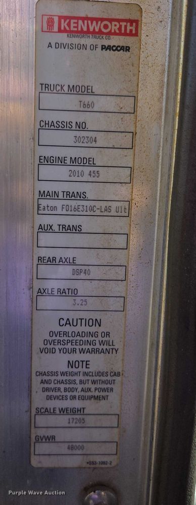 image for item ES2516 2012 Kenworth T660 semi truck