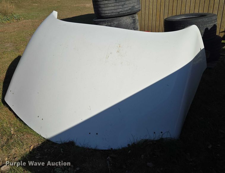 image for item ES2516 2012 Kenworth T660 semi truck