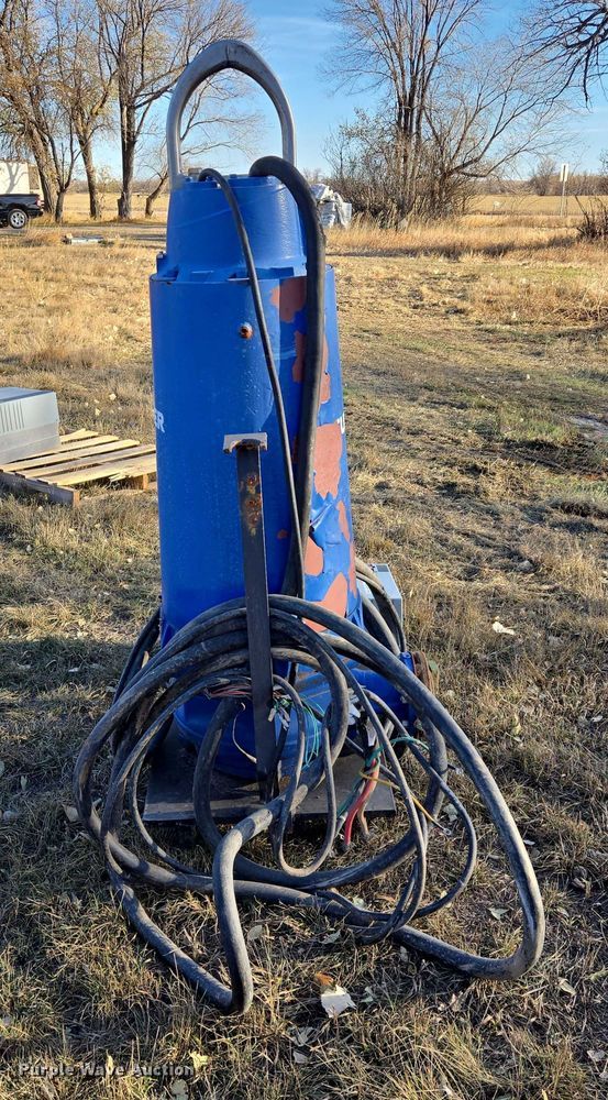 image for item ES2535 Sulzer XFP105J-CB2-PE860/4 pump