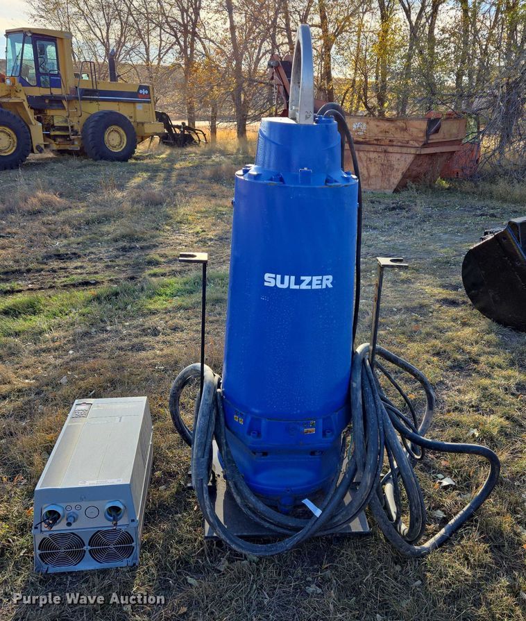 image for item ES2535 Sulzer XFP105J-CB2-PE860/4 pump