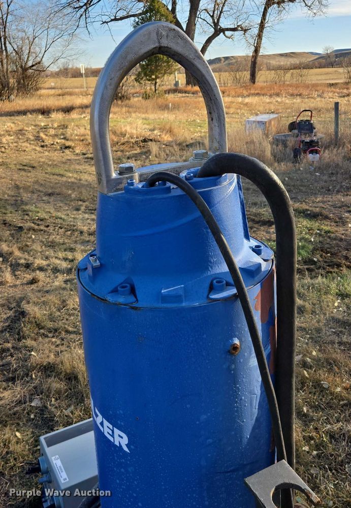 image for item ES2535 Sulzer XFP105J-CB2-PE860/4 pump