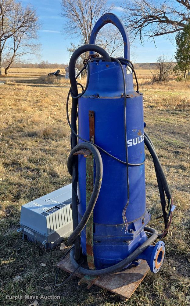 image for item ES2536 Sulzer XFP105J-CB2-PE860/4 pump