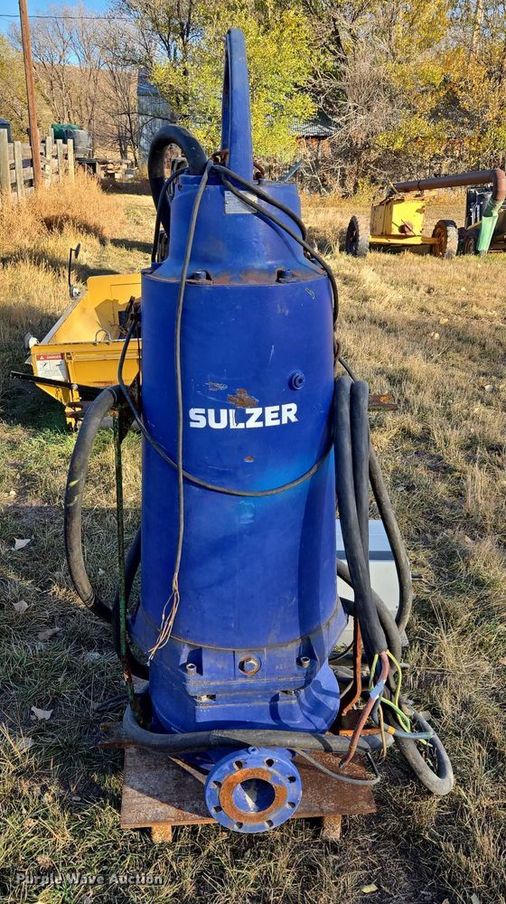 image for item ES2536 Sulzer XFP105J-CB2-PE860/4 pump
