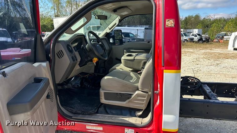 image for item ET3323 2008 Ford F550 truck cab and chassis