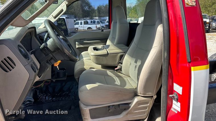 image for item ET3323 2008 Ford F550 truck cab and chassis