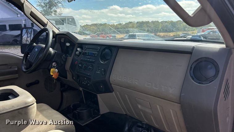 image for item ET3323 2008 Ford F550 truck cab and chassis