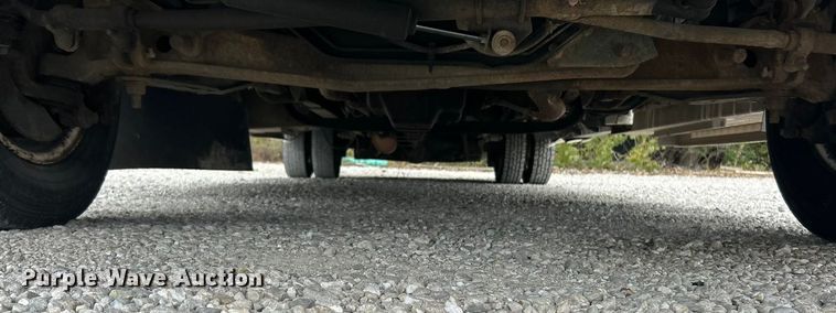 image for item ET3397 2009 Ford E450 Super Duty shuttle bus