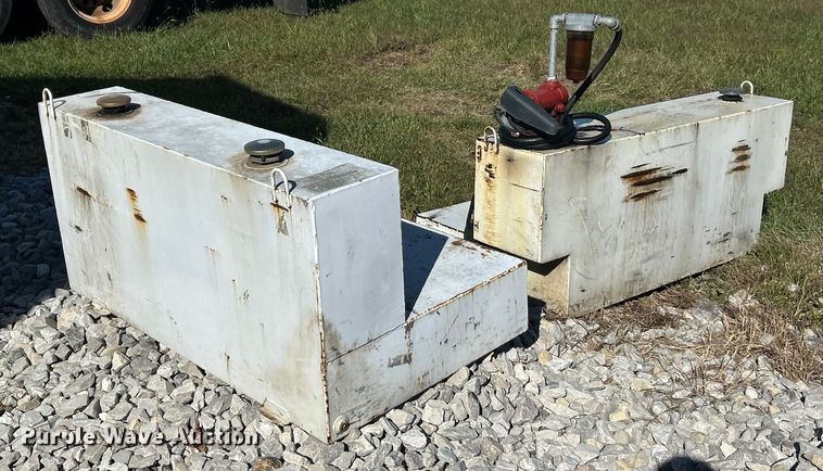 image for item ET6514 (2) L-shaped fuel tanks