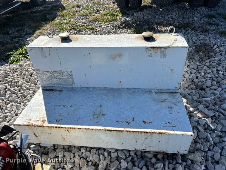 image for item ET6514 (2) L-shaped fuel tanks