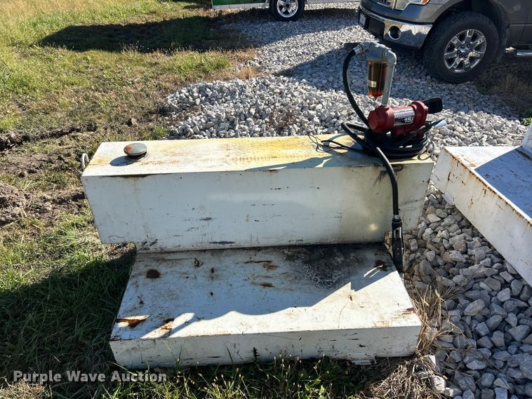 image for item ET6514 (2) L-shaped fuel tanks