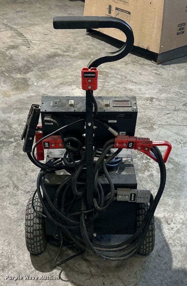 image for item ET6554 Blue Point charger / jump pack