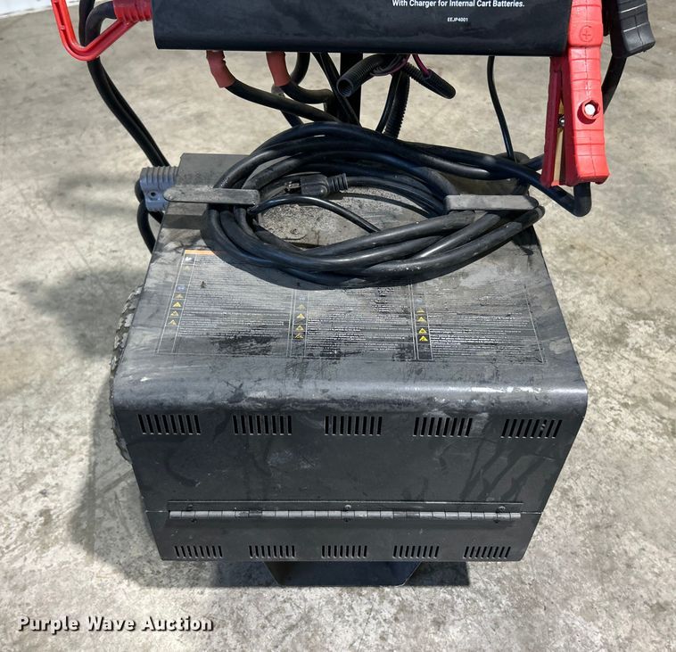 image for item ET6554 Blue Point charger / jump pack