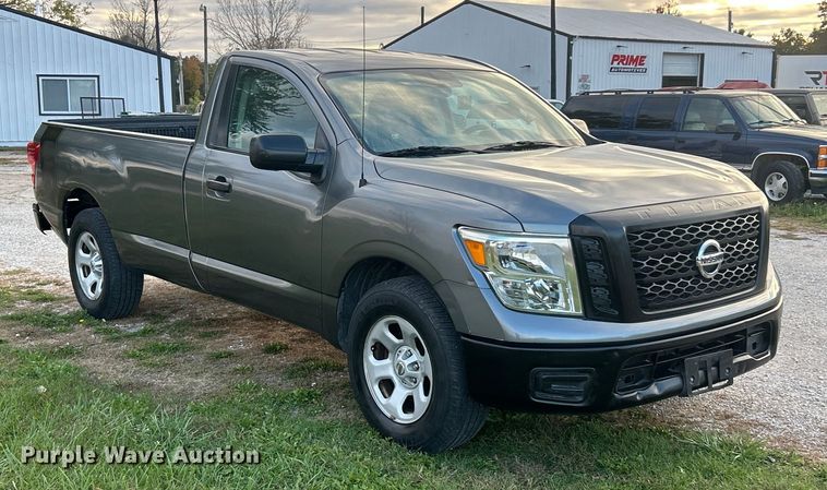 image for item ET6568 2017 Nissan Titan pickup truck