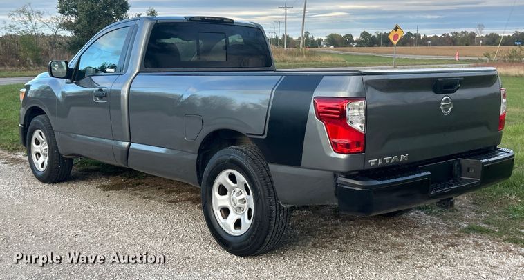 image for item ET6568 2017 Nissan Titan pickup truck