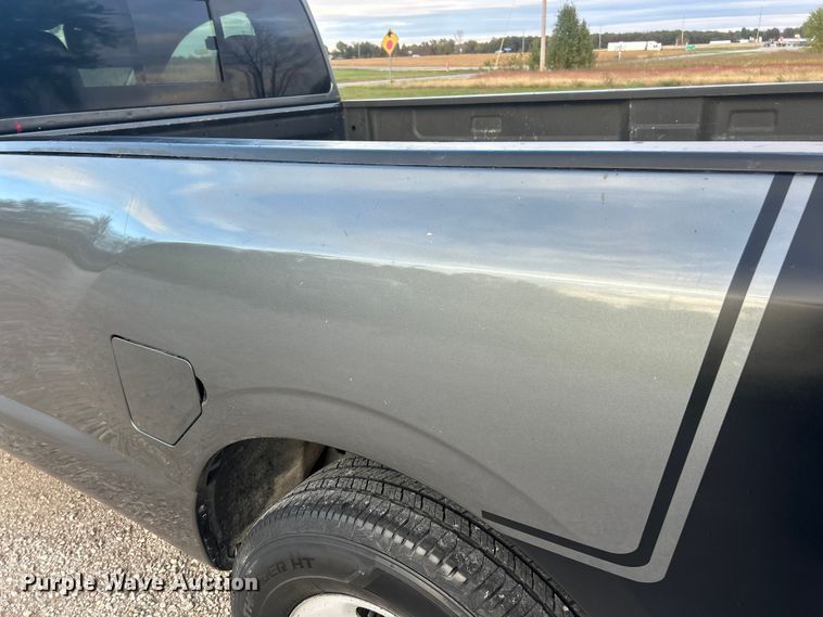 image for item ET6568 2017 Nissan Titan pickup truck