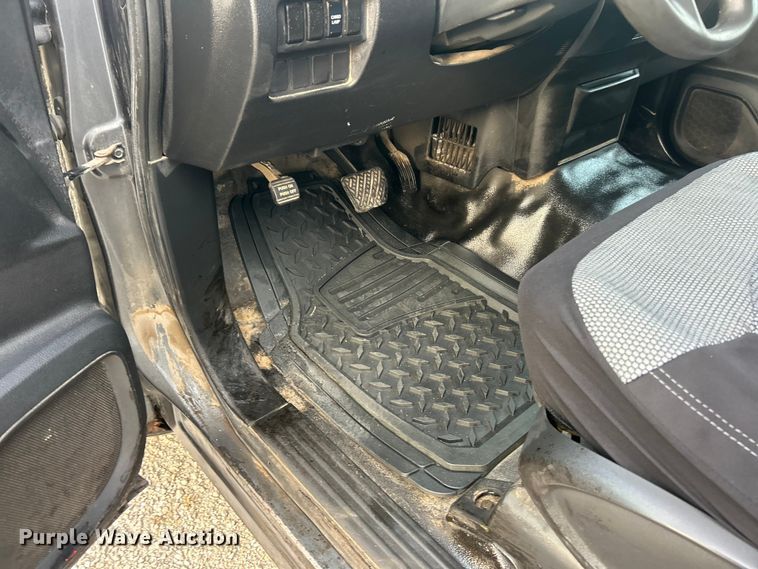 image for item ET6568 2017 Nissan Titan pickup truck