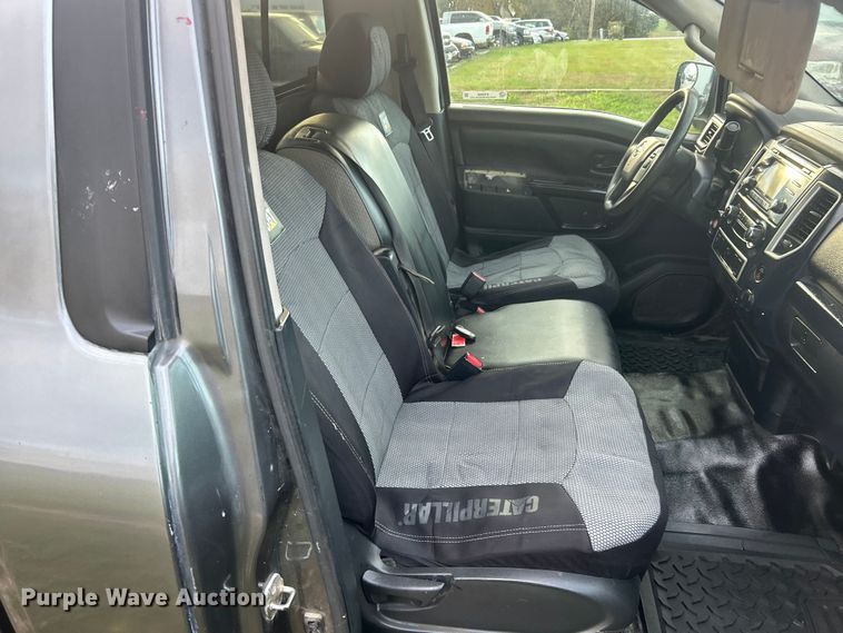 image for item ET6568 2017 Nissan Titan pickup truck