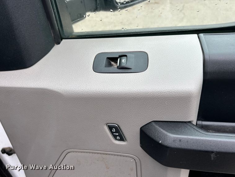 image for item ET6571 2019 Ford F250 Super Duty Crew Cab pickup truck