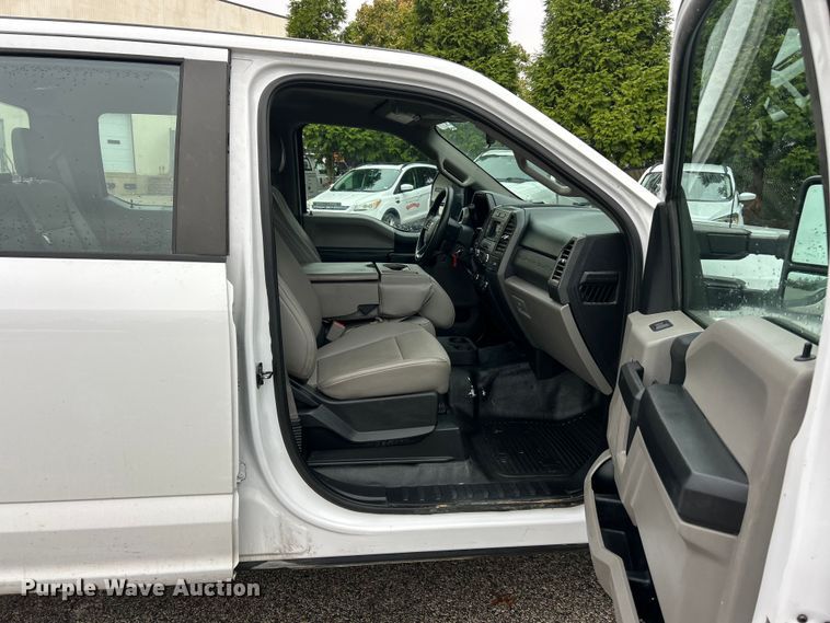 image for item ET6571 2019 Ford F250 Super Duty Crew Cab pickup truck