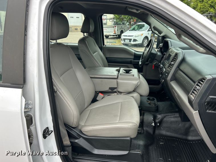 image for item ET6571 2019 Ford F250 Super Duty Crew Cab pickup truck