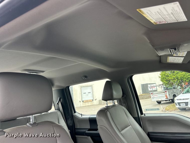 image for item ET6571 2019 Ford F250 Super Duty Crew Cab pickup truck