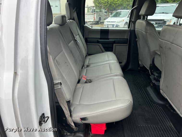 image for item ET6571 2019 Ford F250 Super Duty Crew Cab pickup truck