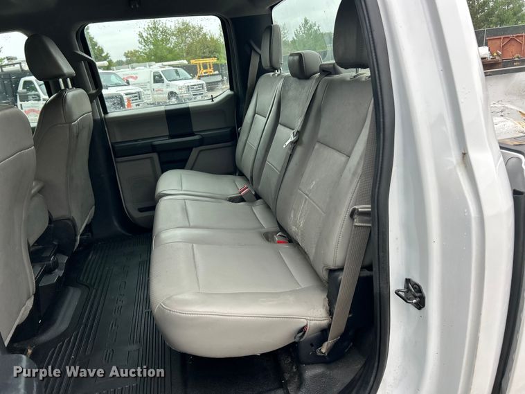 image for item ET6571 2019 Ford F250 Super Duty Crew Cab pickup truck